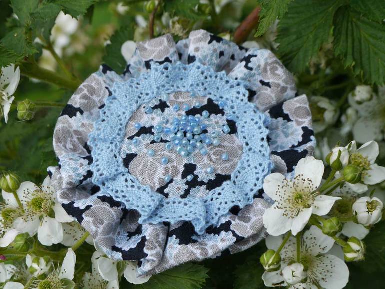 Брошь. Цветочная.