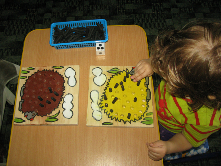 Играем в гаражи и ежиков