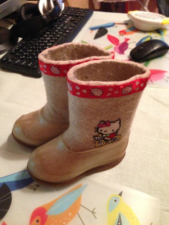 Валенки никому не нужны?)