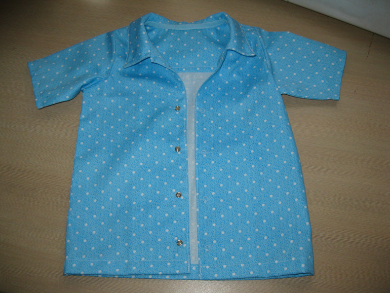 голубая в горошек