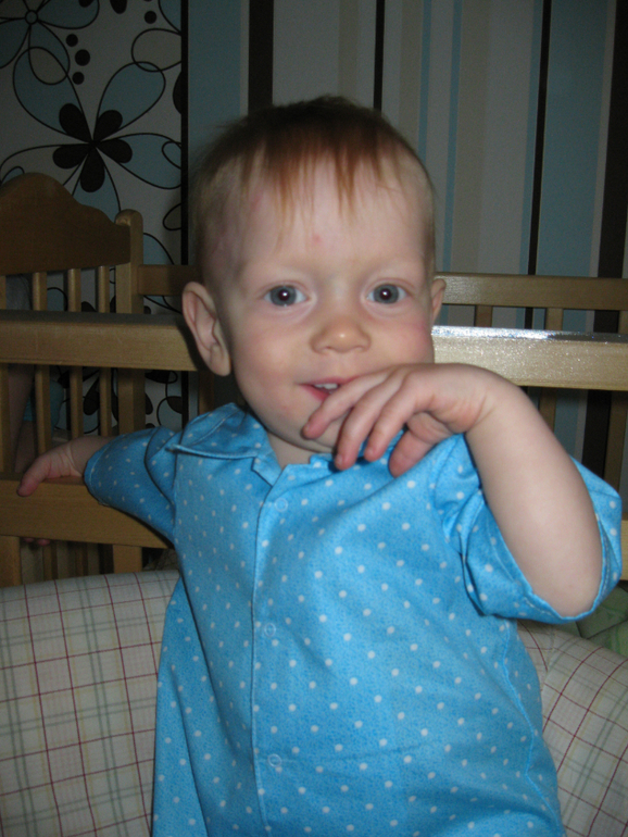 голубая в горошек