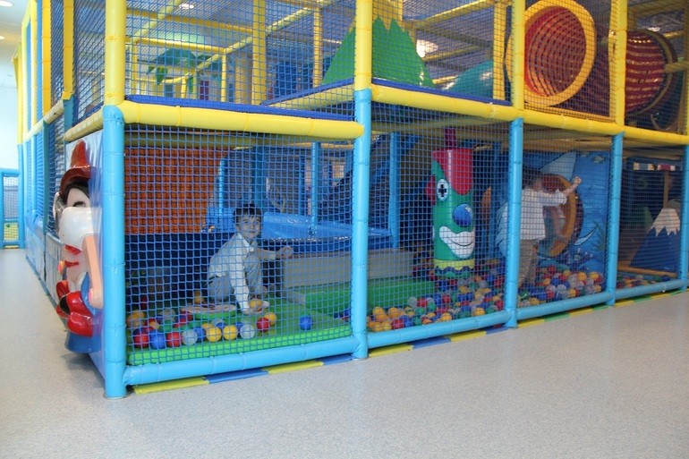 Артему 5 лет,наш день рождения