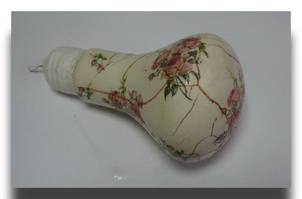 Игрушки на елку своими руками. Лампочка + декупаж