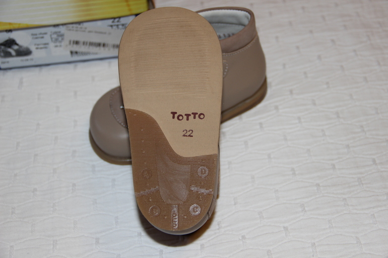 Подарю новые ортопедические сандалики р.22