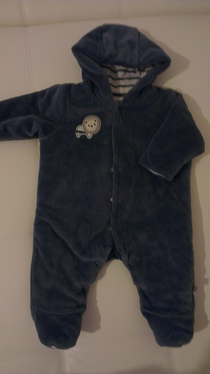 Отдам одежки для млышей 0-9 мес.