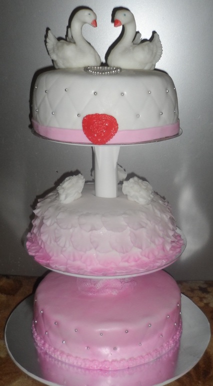 Первый на подставке)