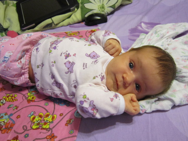 Алинке 1 месяц и 2 дня) Наши радости и странный педиатор с медсестрой..