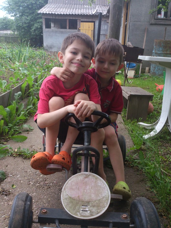 Наши мелкие))))