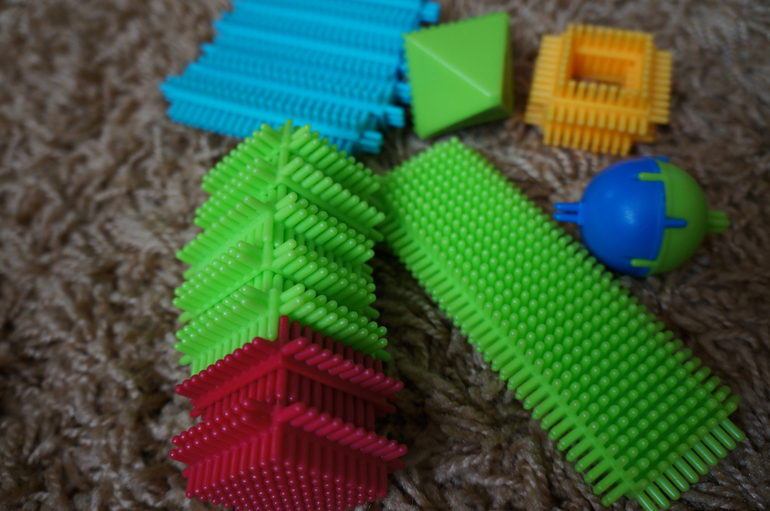 Игольчатый конструктор