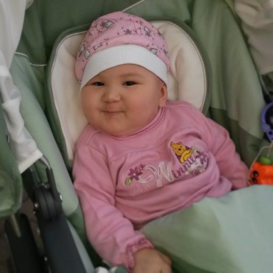 Дианочке 8 месяцев :)