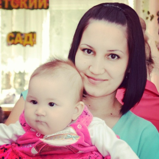 Дианочке 8 месяцев :)