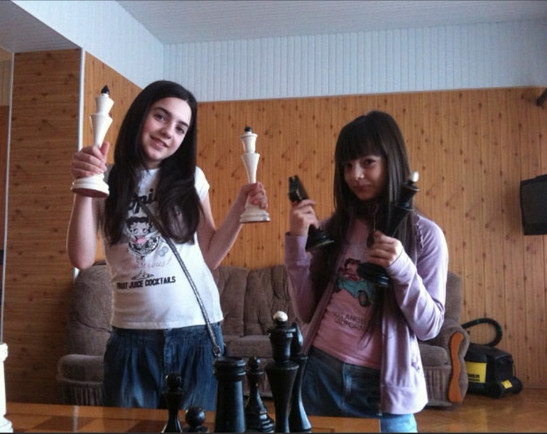 Аня+Шуана. малышки совсем)