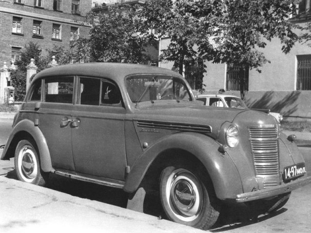 Деревянная модель автомобиля