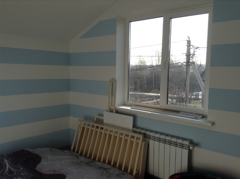 Доклеили детскую!