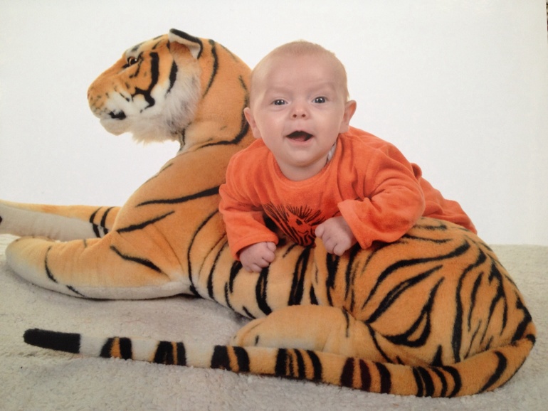 Сделали проф фотографии Алешки