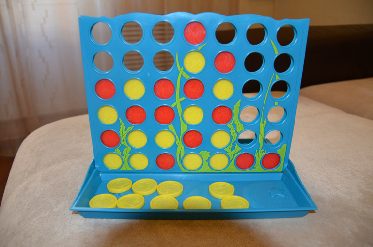 Настольная игра "В одну шеренгу становись!"